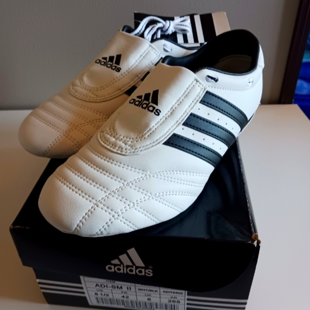 ADIDAS SM II Low Cut Martial Arts Taekwondo, Karate and Kungfu Shoes